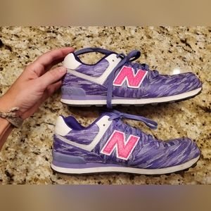 Womens New Balance purpl/white/pink fit like size 8 but sized as 6.5